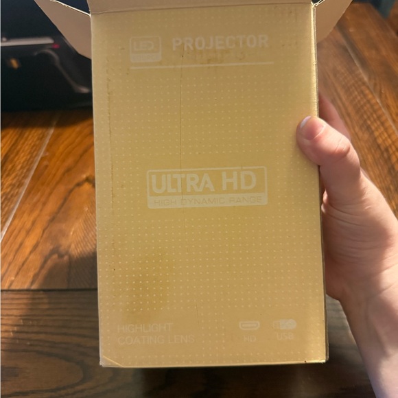 Source Unknown White Portable Projector - Picture 4 of 5